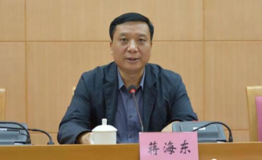 蔣海東簡歷：廣西民政廳副廳長蔣海東，曾任廣西司法廳黨委委員、監(jiān)獄局局長，梧州市委副書記