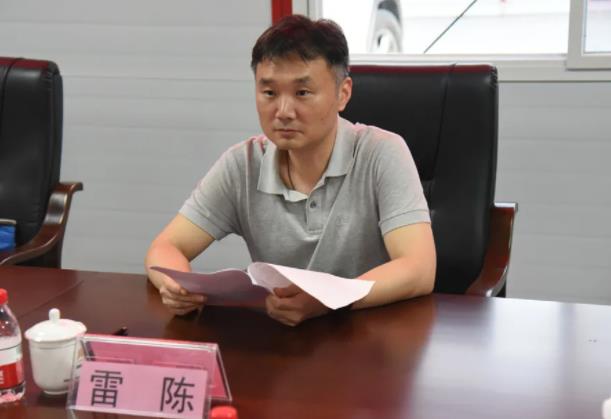 雷陳簡(jiǎn)歷：北海市副市長(zhǎng)雷陳，曾任龍勝縣委書(shū)記，秀峰區(qū)委書(shū)記、區(qū)長(zhǎng)，永?？h委副書(shū)記、副縣長(zhǎng)