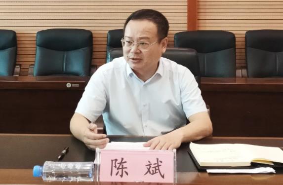 陳斌簡歷：河池市環(huán)江縣委書記陳斌，曾任河池市政府黨組成員、秘書長，統(tǒng)計局局長