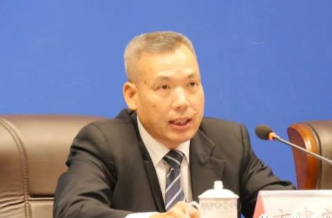 方建安簡歷：欽州市人大副主任方建安，曾任欽州市委秘書長、農(nóng)業(yè)農(nóng)村局局長