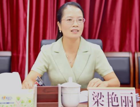 梁艷麗簡歷：玉林市委巡察組組長梁艷麗，曾任北流市委常委、紀(jì)委書記，福綿區(qū)委常委、紀(jì)委書記