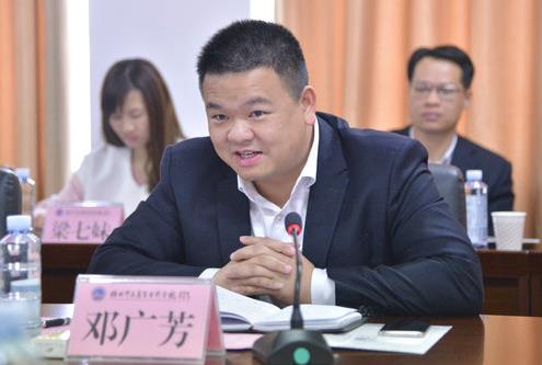 鄧廣芳簡歷：玉林中醫(yī)藥健康產(chǎn)業(yè)園工委原委員、興業(yè)縣原副縣長鄧廣芳被查，曾任通號(hào)工程局信息技術(shù)公司西南指揮部部長